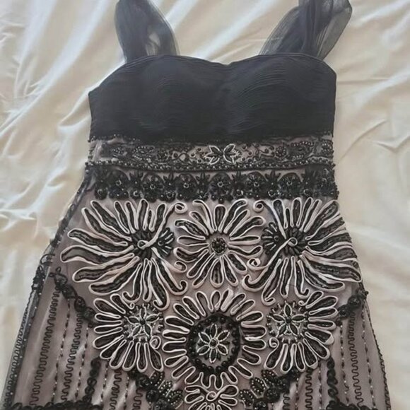 Black dress - beautiful details - Picture 1 of 3